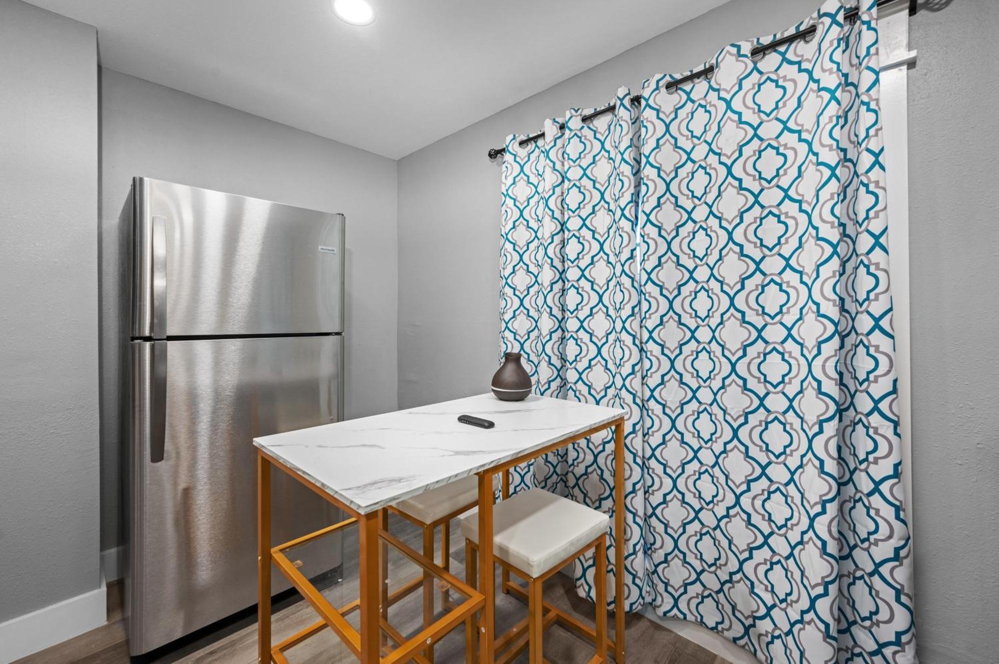 Comfortable 2Br Apt In Vibrant Houston Heights Екстериор снимка