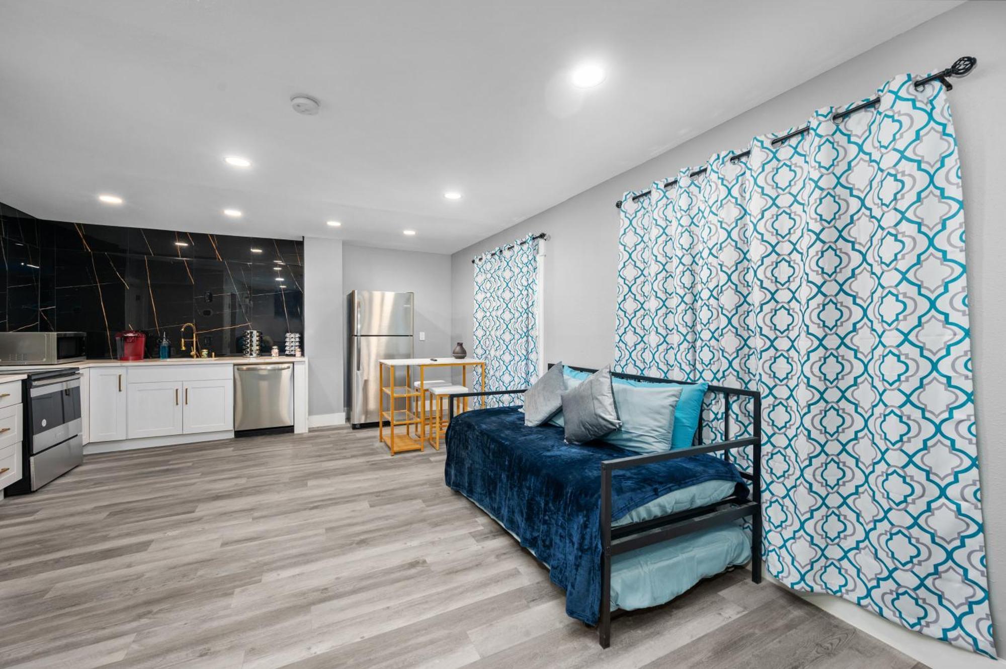 Comfortable 2Br Apt In Vibrant Houston Heights Екстериор снимка